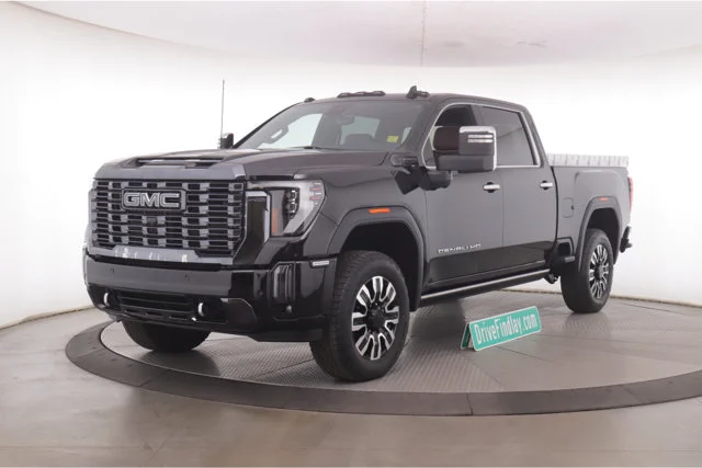 Used 2024 Black GMC Denali Ultimate image 10