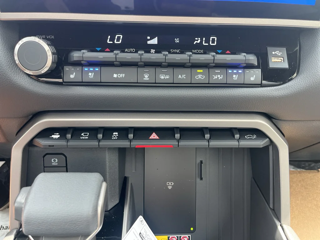 2026 Toyota Tundra Limited - Photo 29