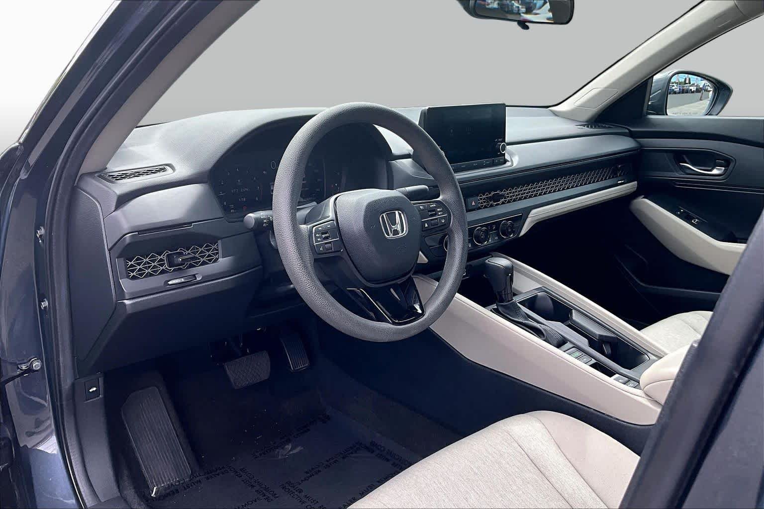 Used 2024 Meteorite Gray Metallic Honda 1.5T LX image 18