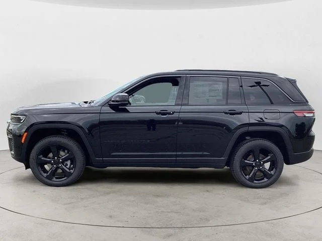 New 2026 Diamond Black Jeep LIMITED 4X4 image 2
