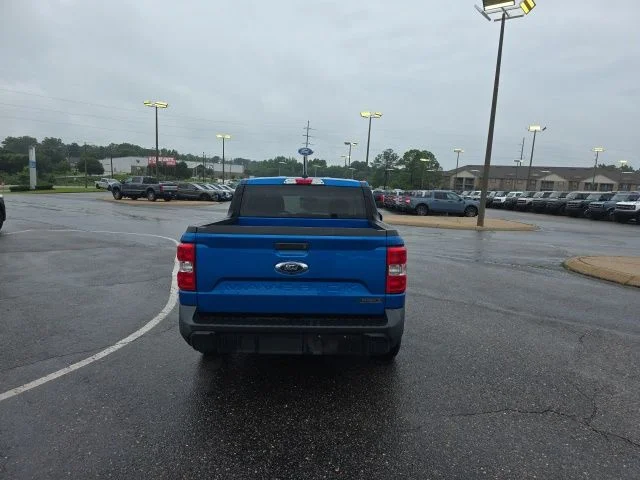 Used 2022 Blue Metallic Ford XLT image 4
