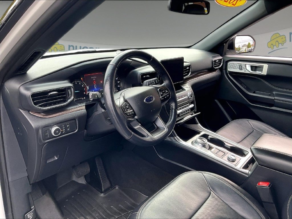 Used 2020 White Ford Limited image 8