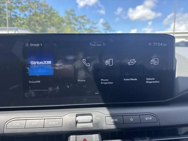 Certified Used 2025 Snow White Pearl Kia LXS image 47