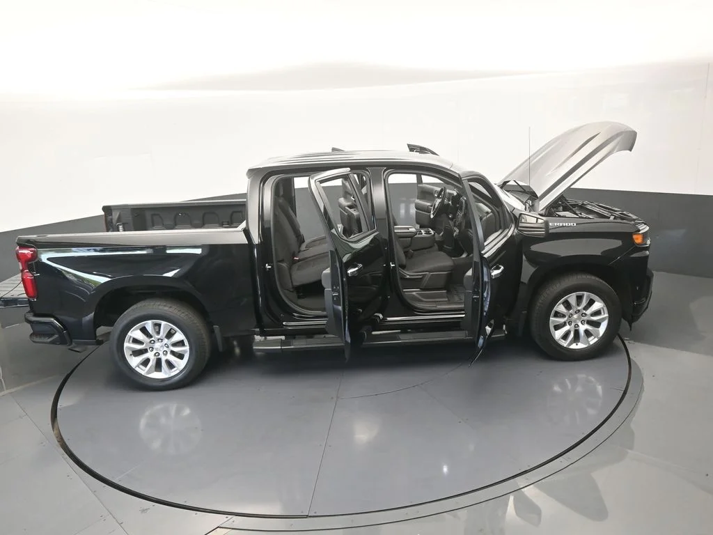 Used 2021 Black Chevrolet Custom image 62