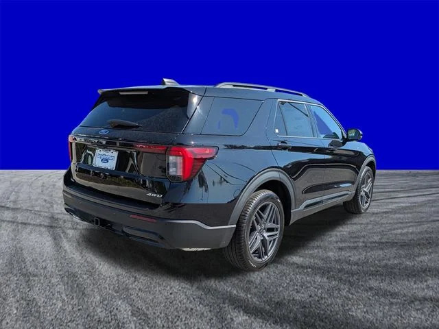 New 2026 Agate Black Metallic Ford ST-Line image 4