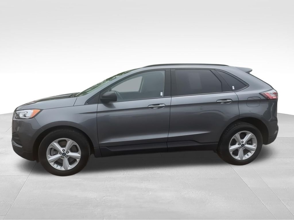 Used 2022 Gray Ford SE image 5