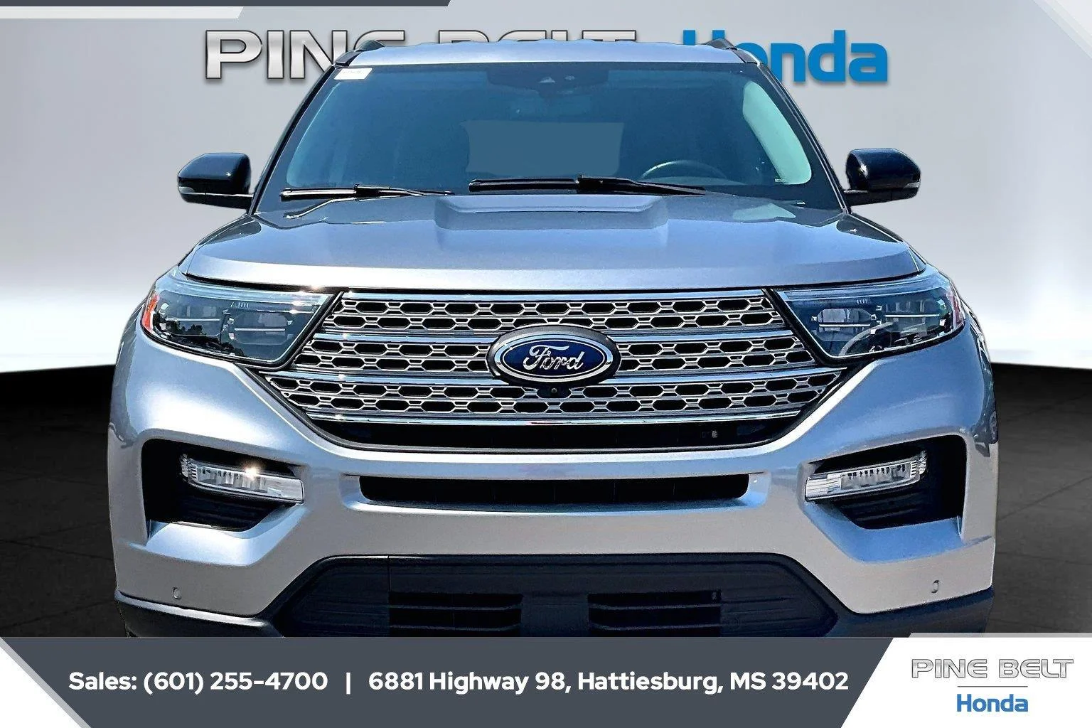 Used 2023 Iconic Silver Ford Limited image 3