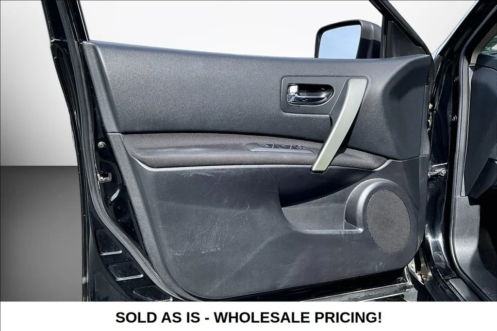 Used 2013 Black Nissan SV image 23