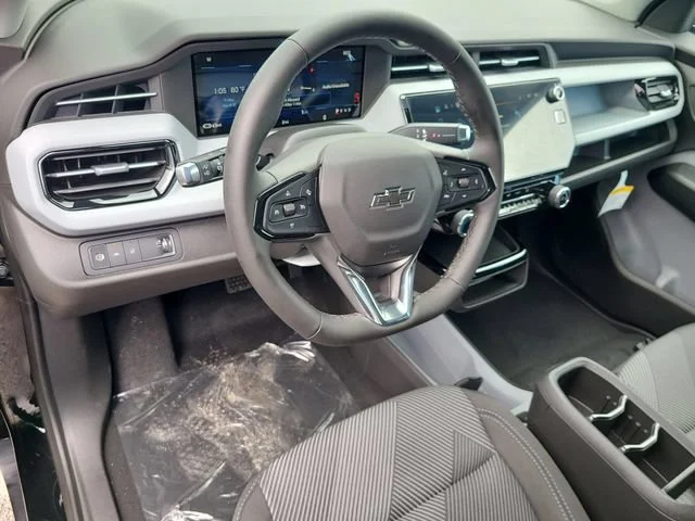 New 2027 Mosaic Black Metallic Chevrolet LT image 17