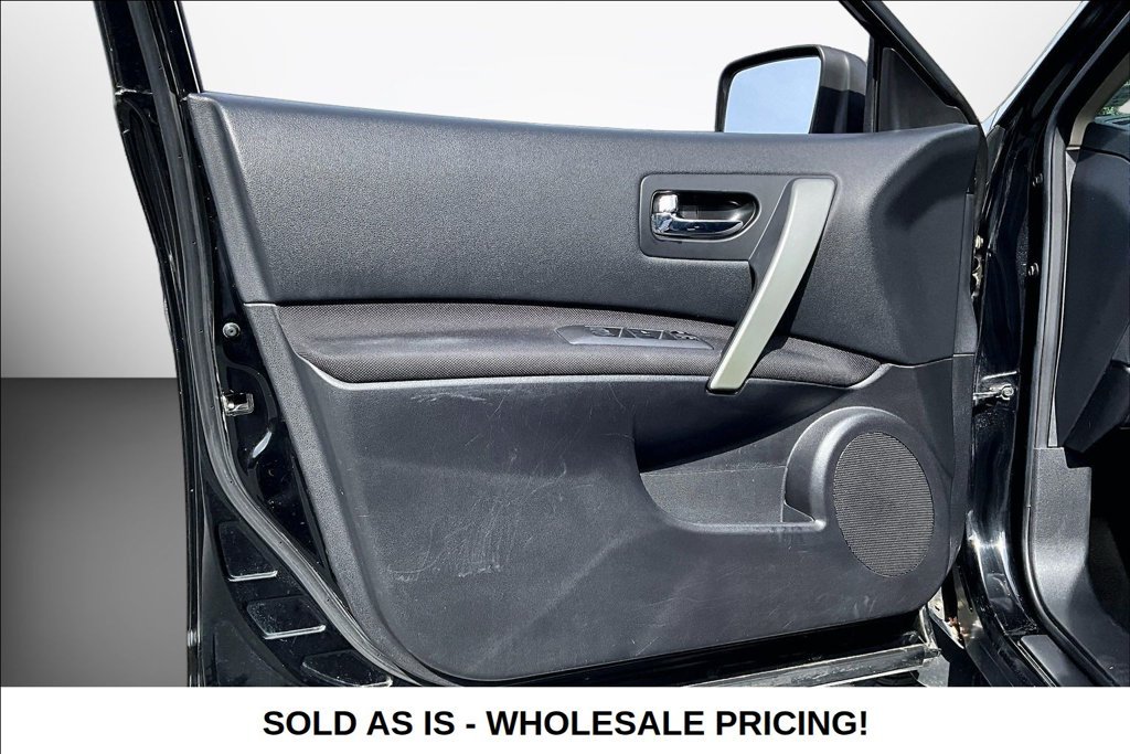 Used 2013 Black Nissan SV image 23