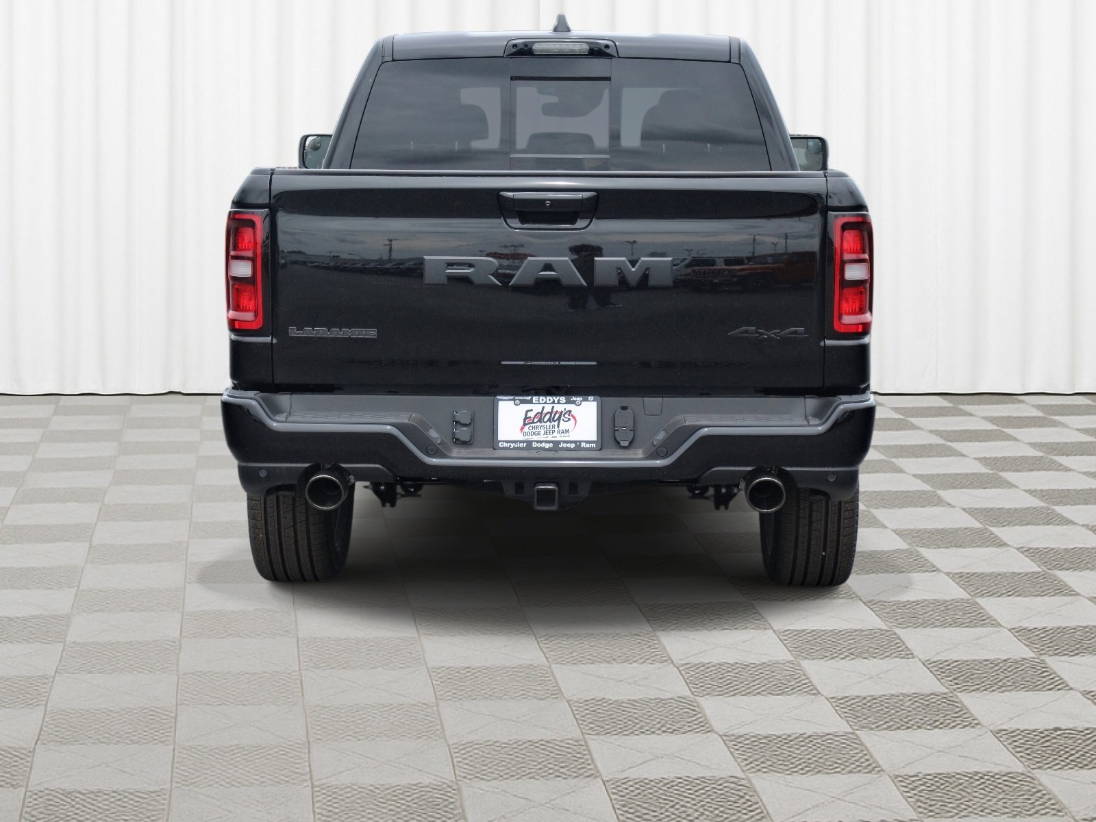 New 2026 Diamond Black Crystal Pearl-Coat Exterior Paint RAM Laramie image 35