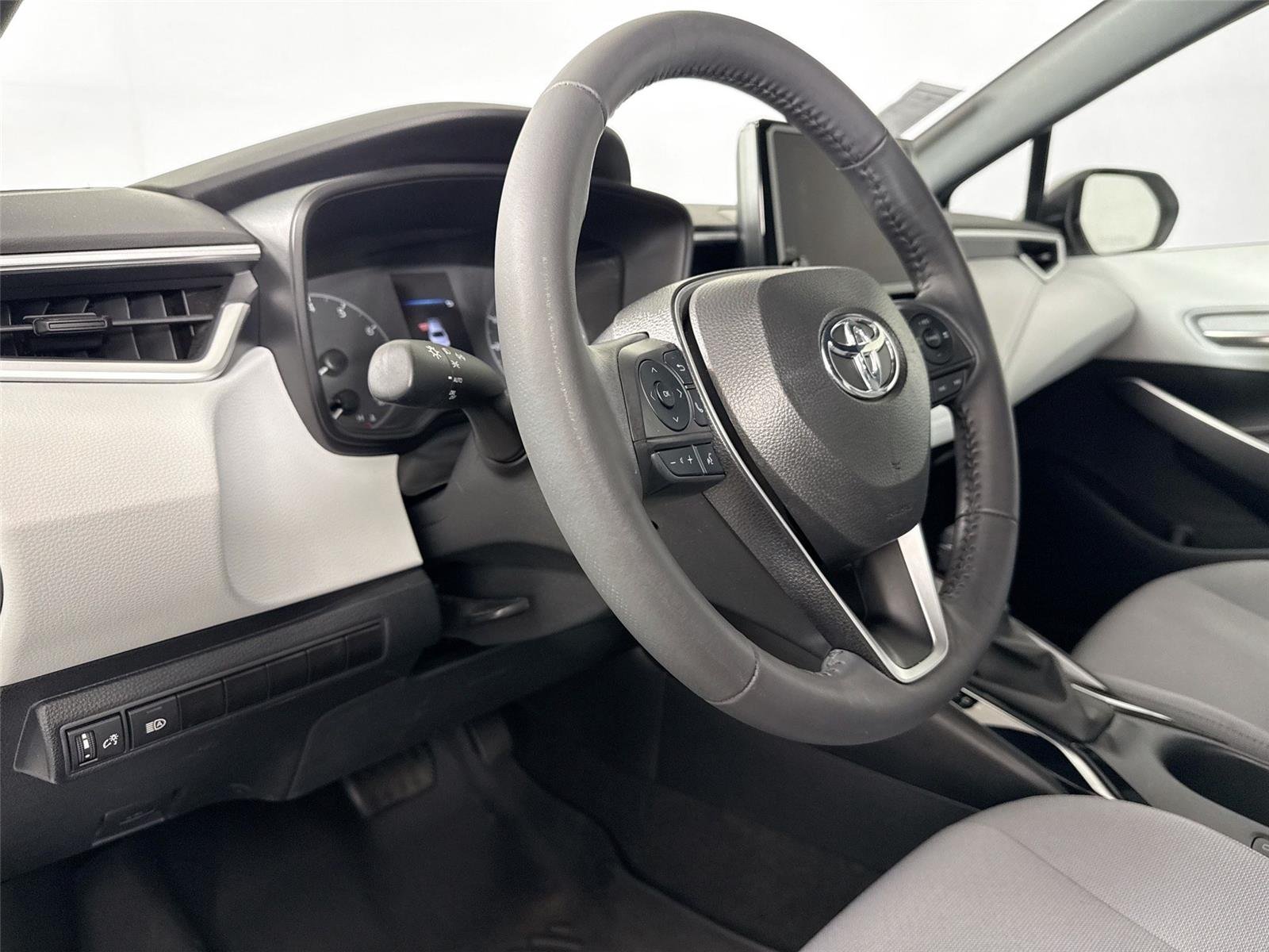 Certified Used 2024 Ice Cap Toyota SE image 4