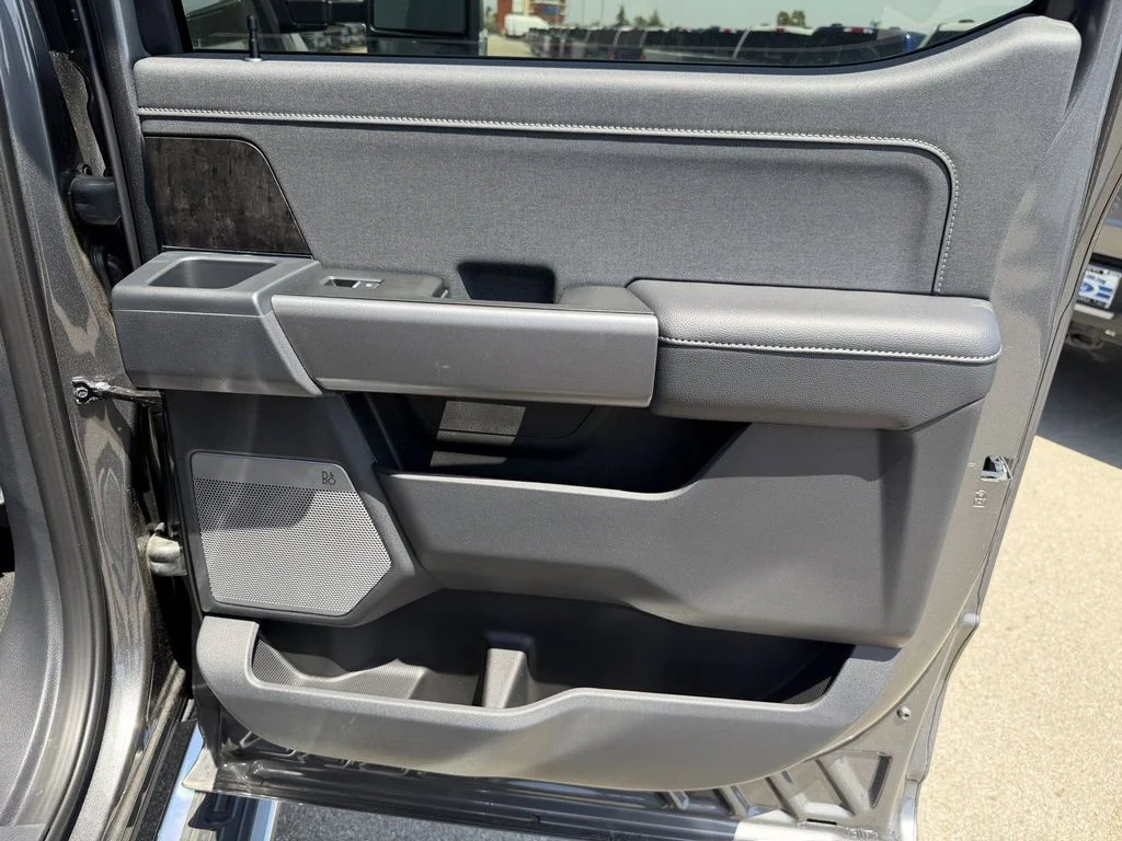 New 2026 Carbonized Gray Metallic Ford F-350® Lariat® image 15
