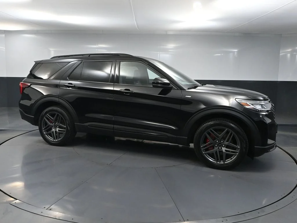 Certified Used 2025 Black Ford ST-Line image 3