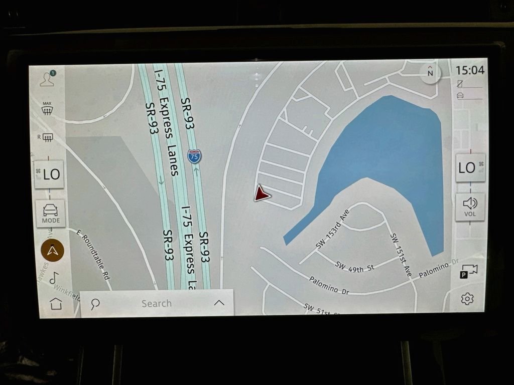 New 2026 Fuji White Land Rover Hoxton Edition image 13
