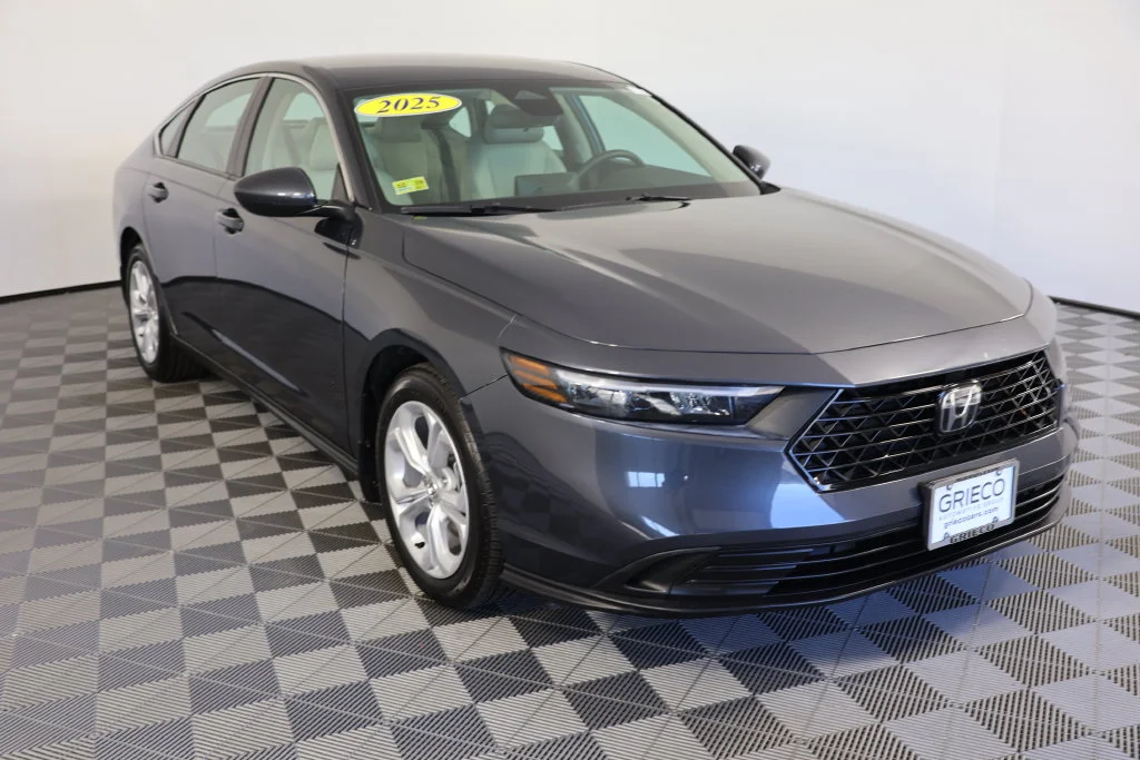 Used 2025  Honda LX image 1