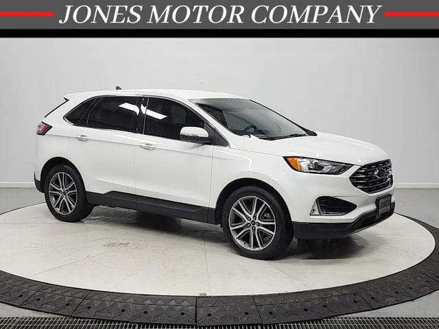 2021 Ford Edge Titanium's photo