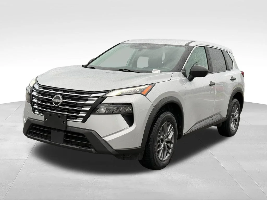 Used 2024 Silver Nissan S image 2