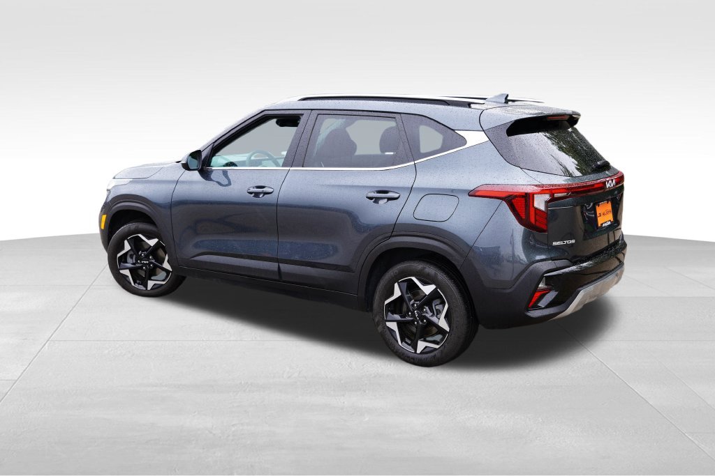 Used 2024 Gravity Gray Kia EX image 8