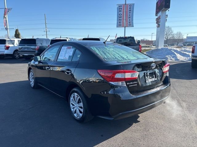 Used 2023 Black Subaru Base image 9