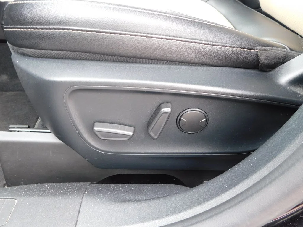 Used 2022 Black Ford Titanium image 14