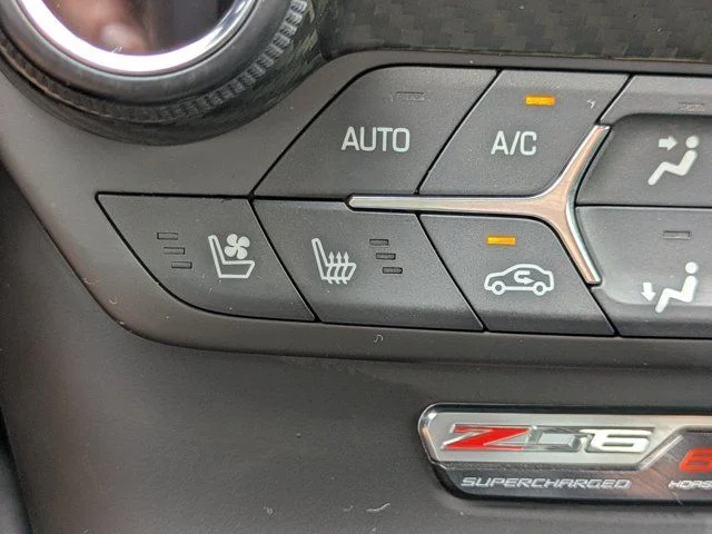 Used 2016 Yellow Chevrolet Z06 image 33