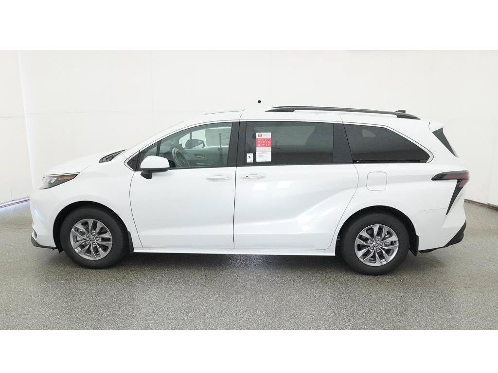New 2026 Wind Chill Pearl Toyota XLE image 3