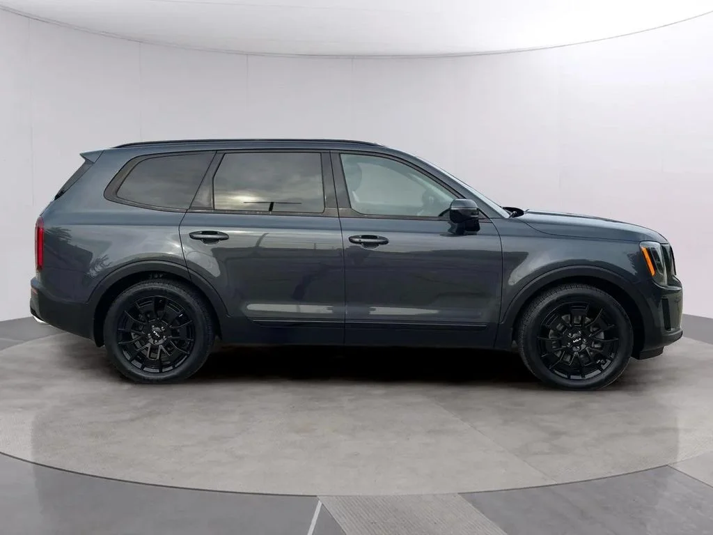 Used 2022 Gravity Gray Kia SX image 6