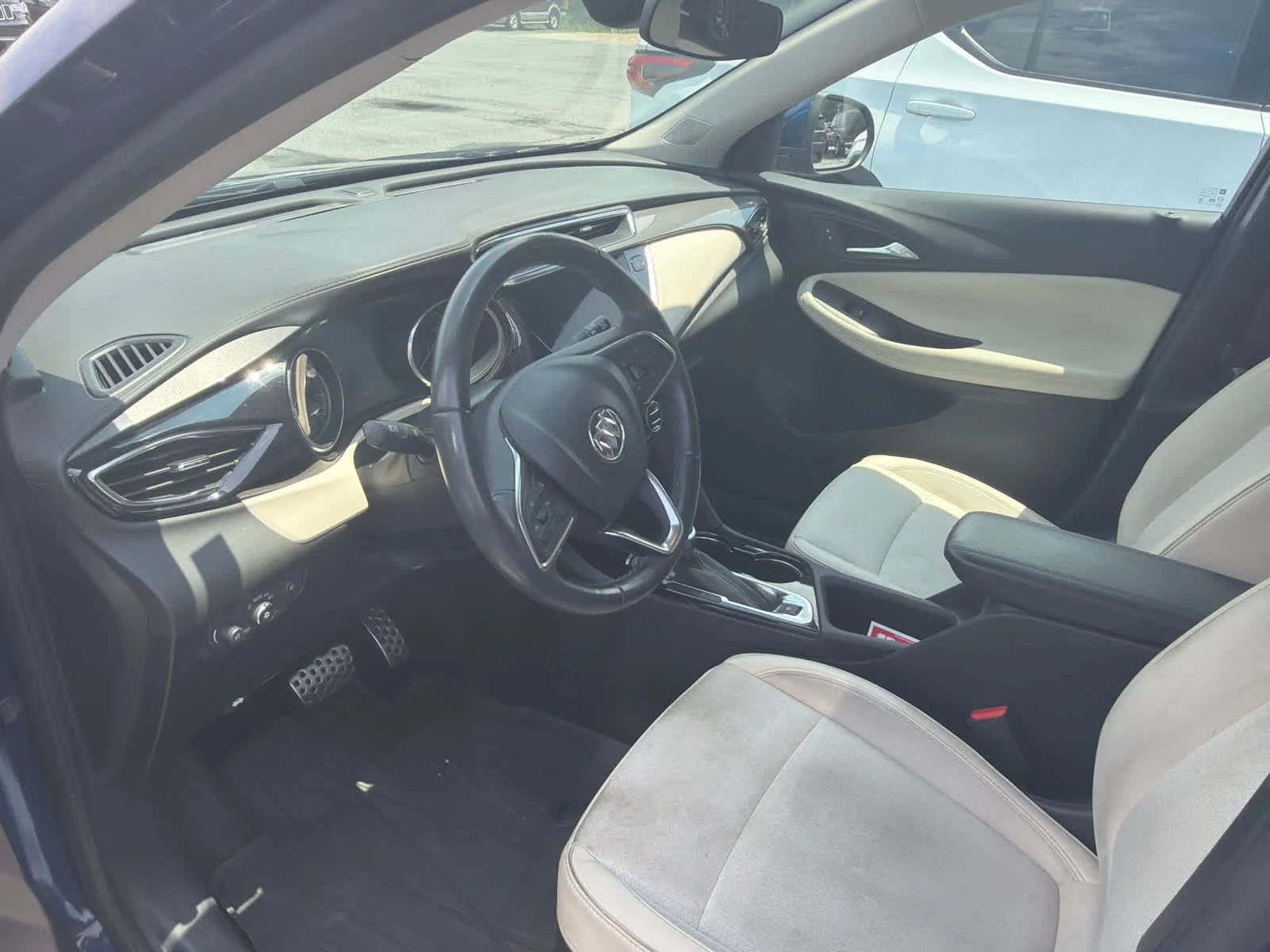 Used 2022 Sapphire Metallic Buick Select image 8