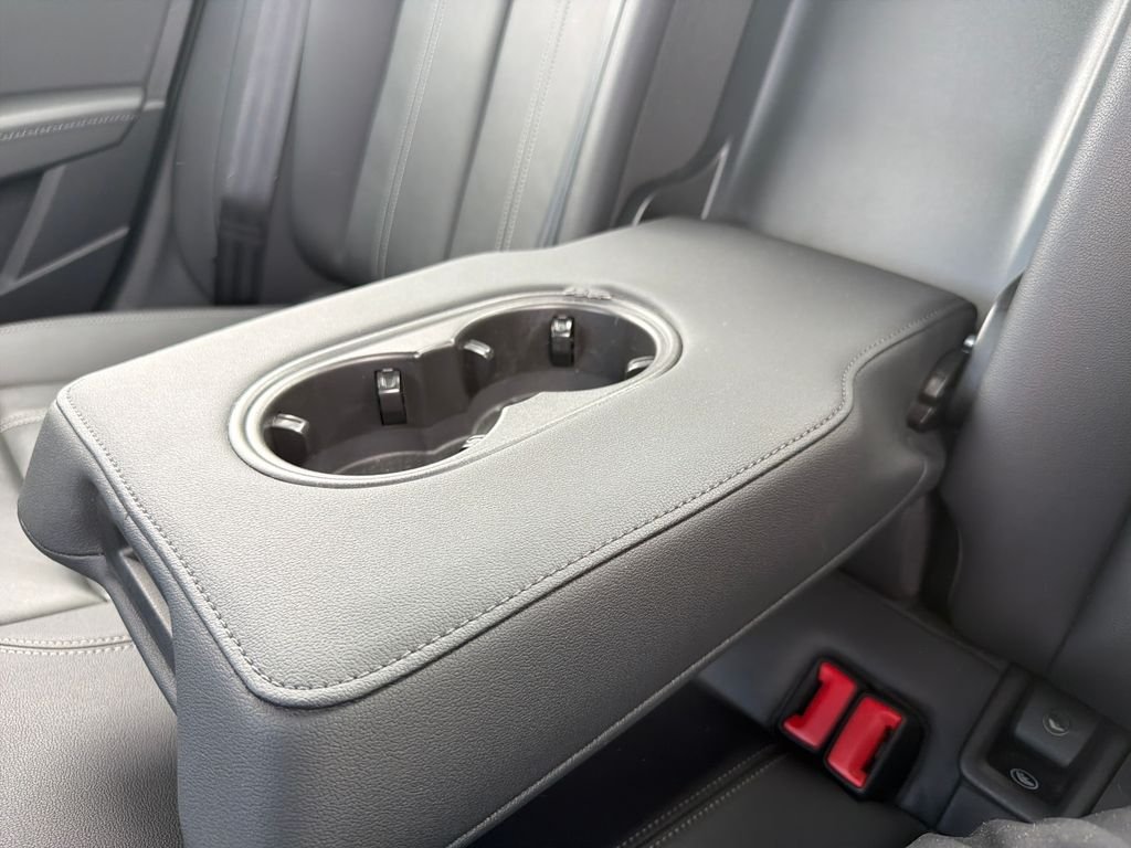 Used 2024  Audi 40 Premium image 20