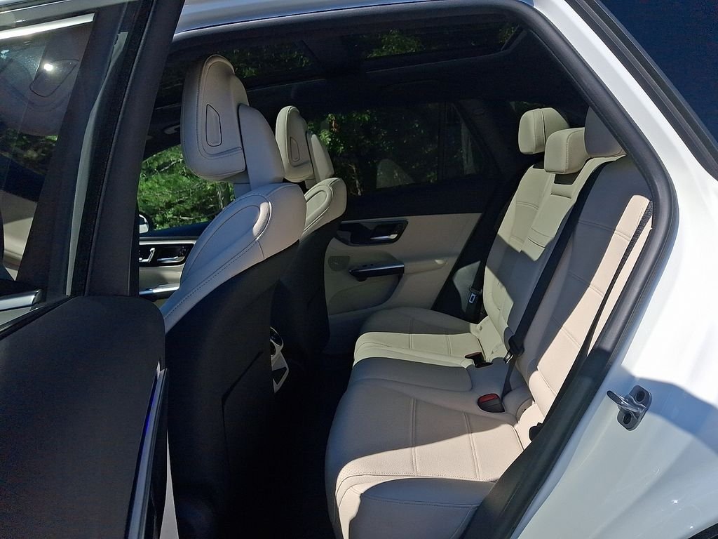 Certified Used 2026 Polar White Mercedes-Benz GLC 300 image 10