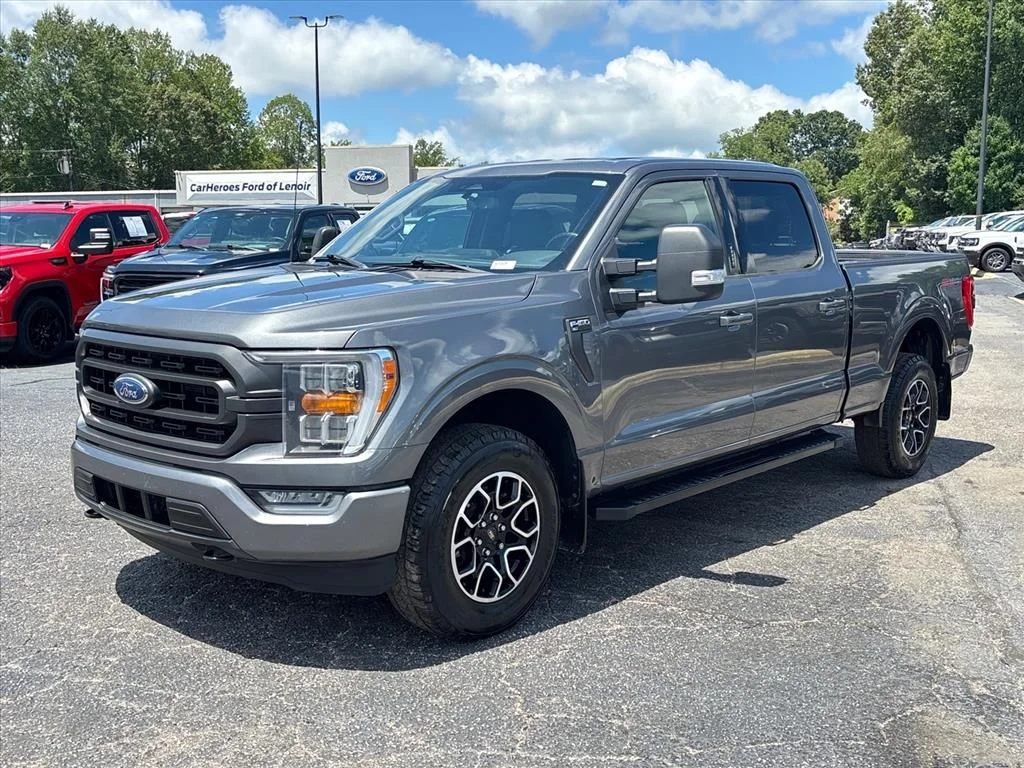 Used 2023 Gray Ford XLT image 3
