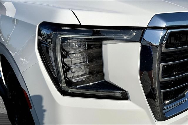 Used 2023 White GMC SLT image 33