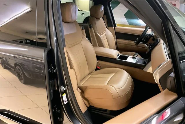 Used 2025 Gray Land Rover SE image 6
