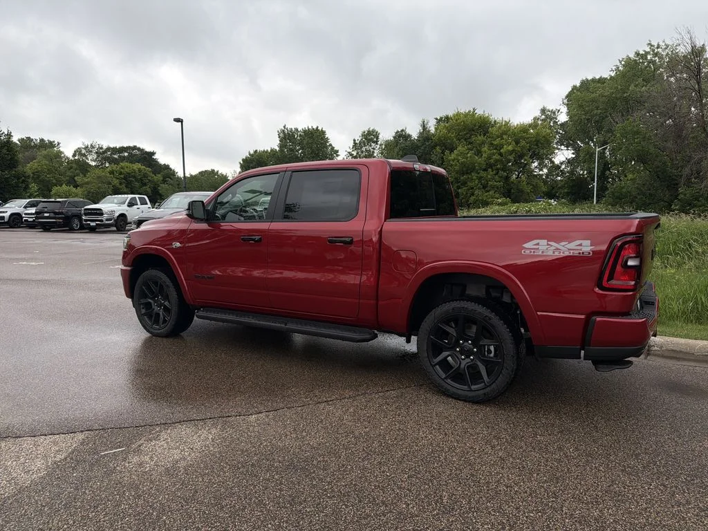 New 2026 Molten Red Pearl-Coat Exterior Paint Ram Laramie image 10