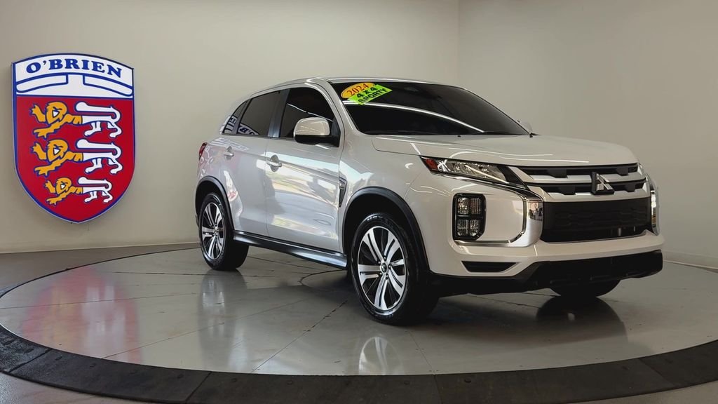 Used 2024 White Mitsubishi 2.0 ES image 2