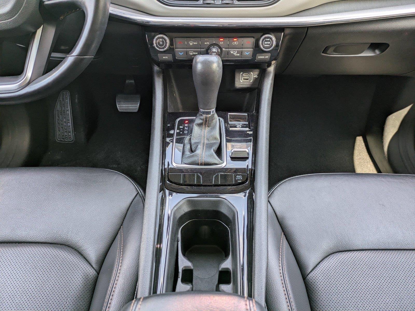 Used 2022 Diamond Black Crystal Pearlcoat Jeep Limited image 19