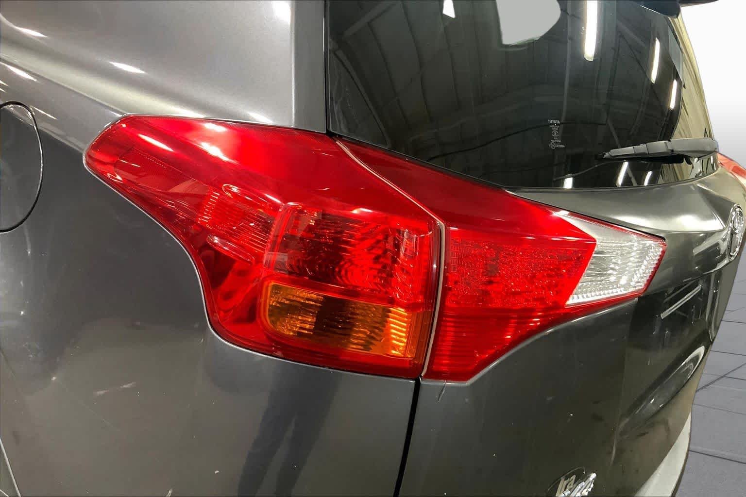 Used 2014 Magnetic Gray Metallic Toyota XLE image 29