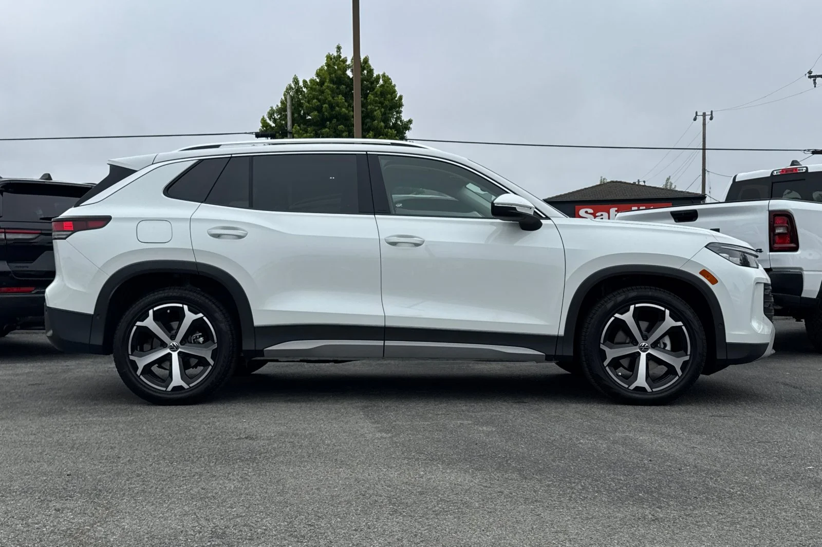New 2026 White Volkswagen 2.0T SE image 3