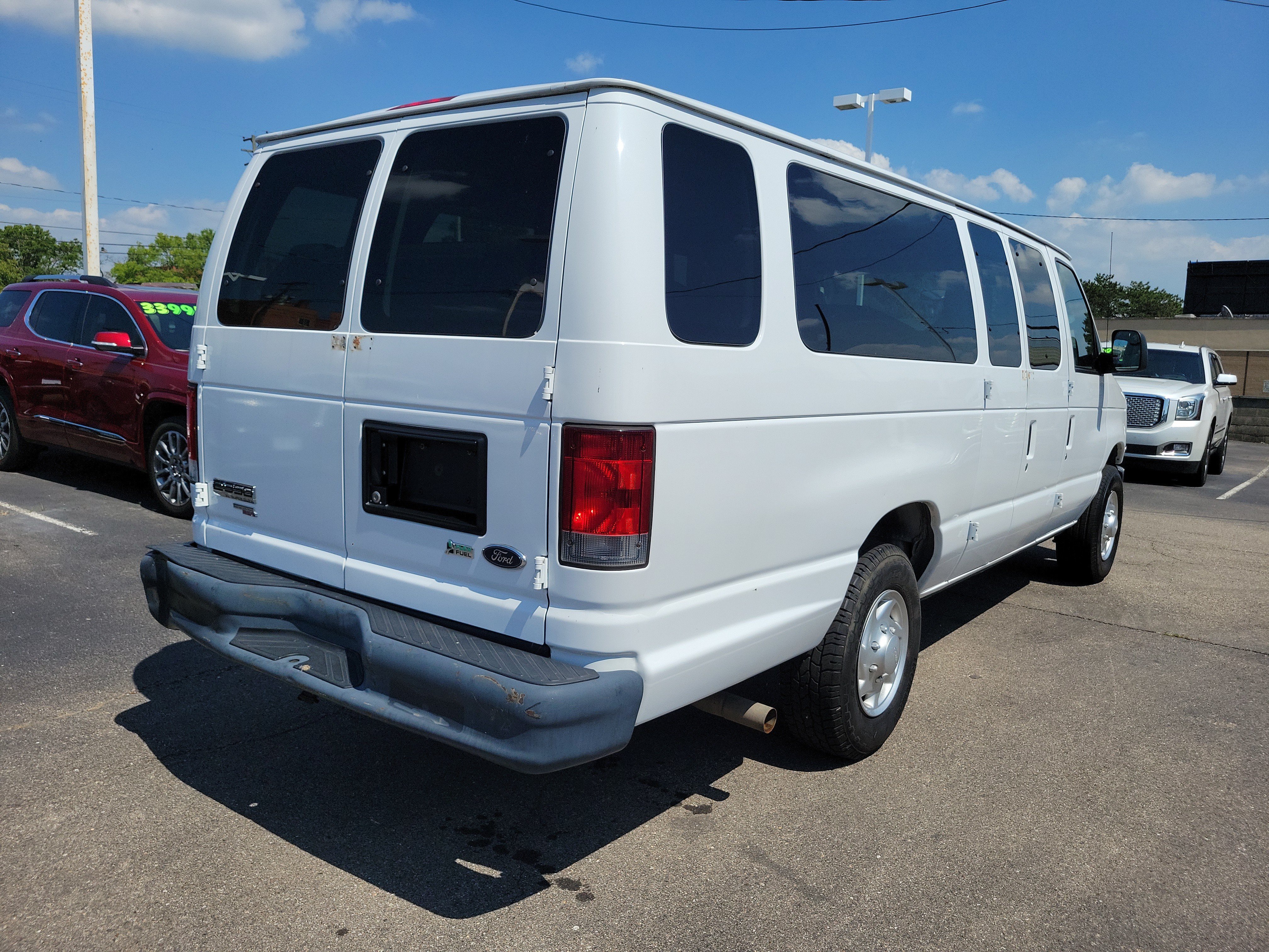 Used 2014  Ford XL image 4