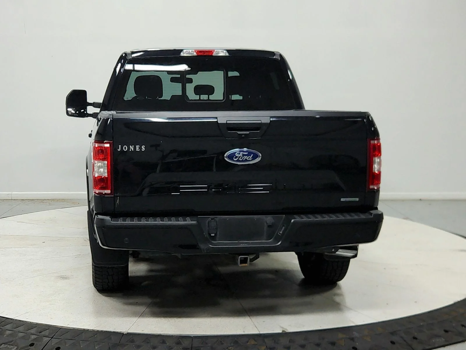 Used 2020 Black Ford XLT image 6