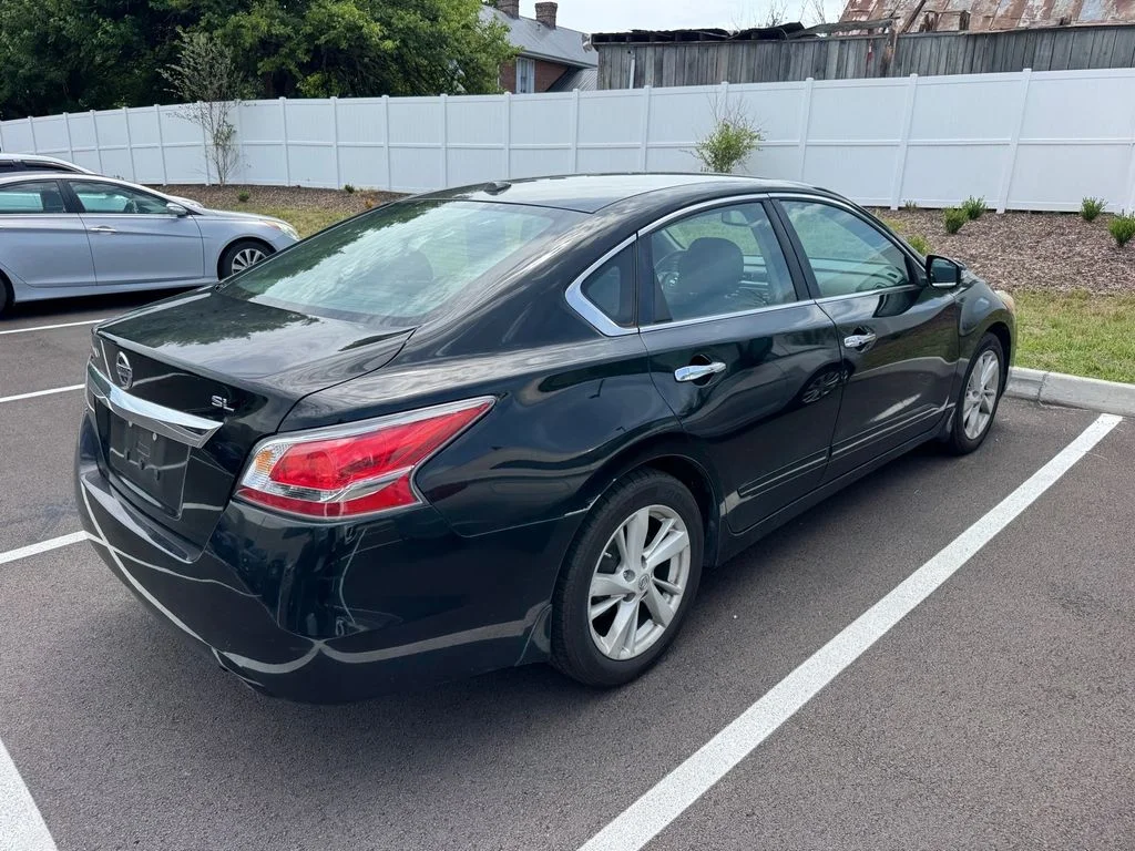 Used 2015 Black Nissan 2.5 SL image 13