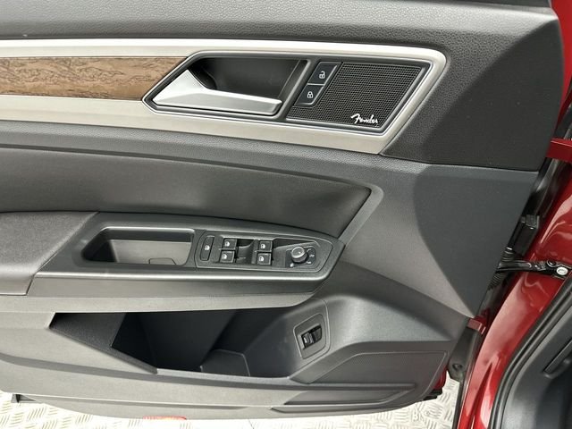 Used 2019 Red Volkswagen SEL Premium image 13