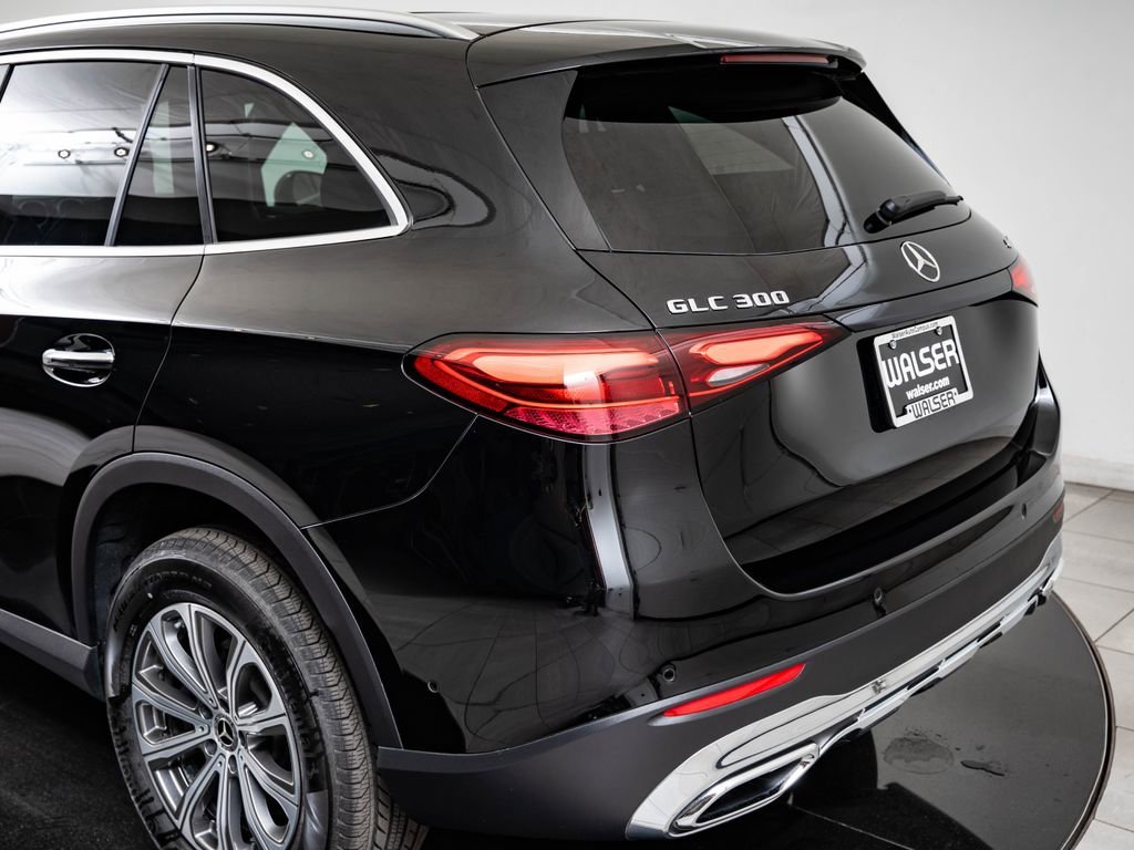 Certified Used 2025 Black Mercedes-Benz GLC 300 image 19
