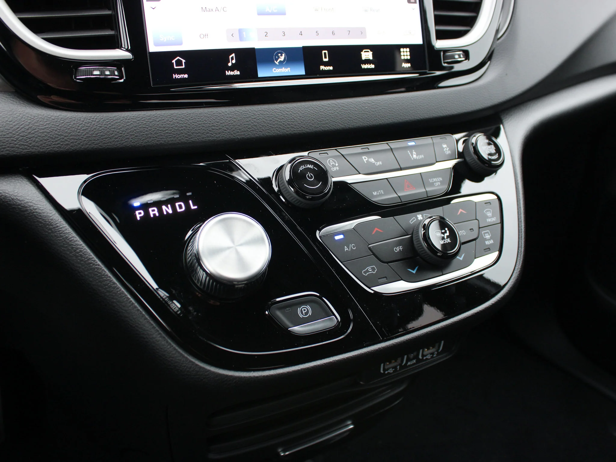 Used 2025 Black Chrysler SXT*, Heated Leather, Remote Start, Apple CarPlay image 22