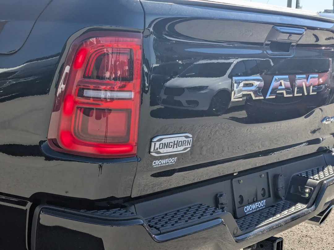 New 2026 Black RAM Limited Longhorn - - 4x4 - 5.7L HEMI V8 eTorque - Premium Leather - Pano Sunroof & More! image 11