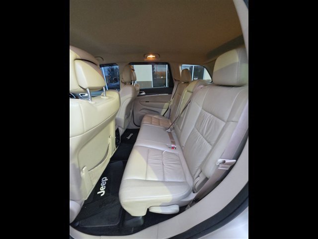 Used 2015 Beige Jeep Limited image 2