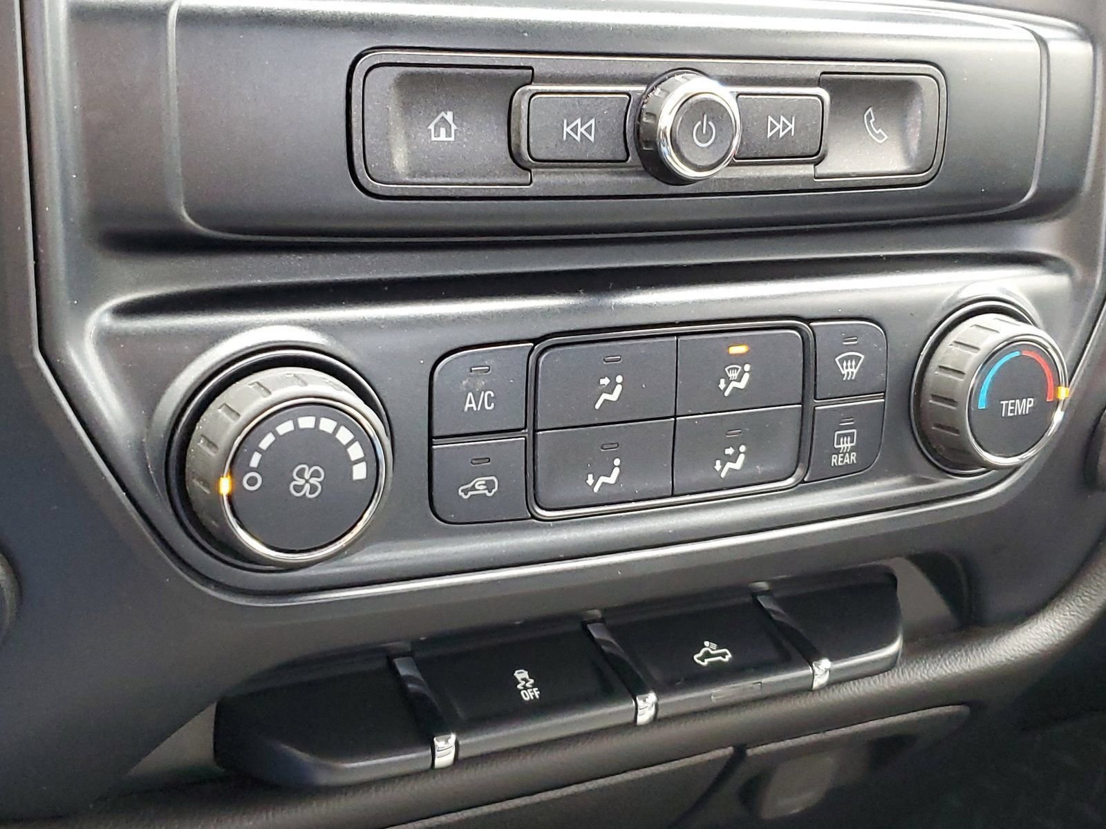 Used 2018 Red Chevrolet Custom image 20