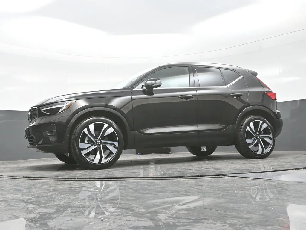 Certified Used 2025 Onyx Black Volvo Plus image 26