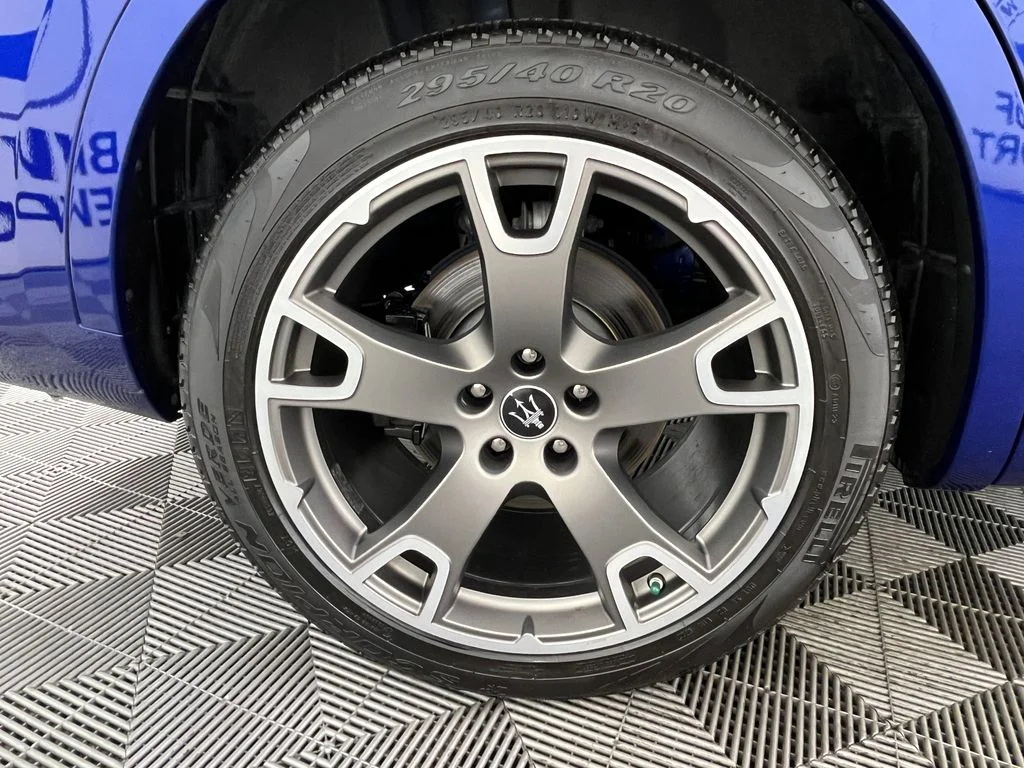Used 2022 Blue Maserati Modena image 16